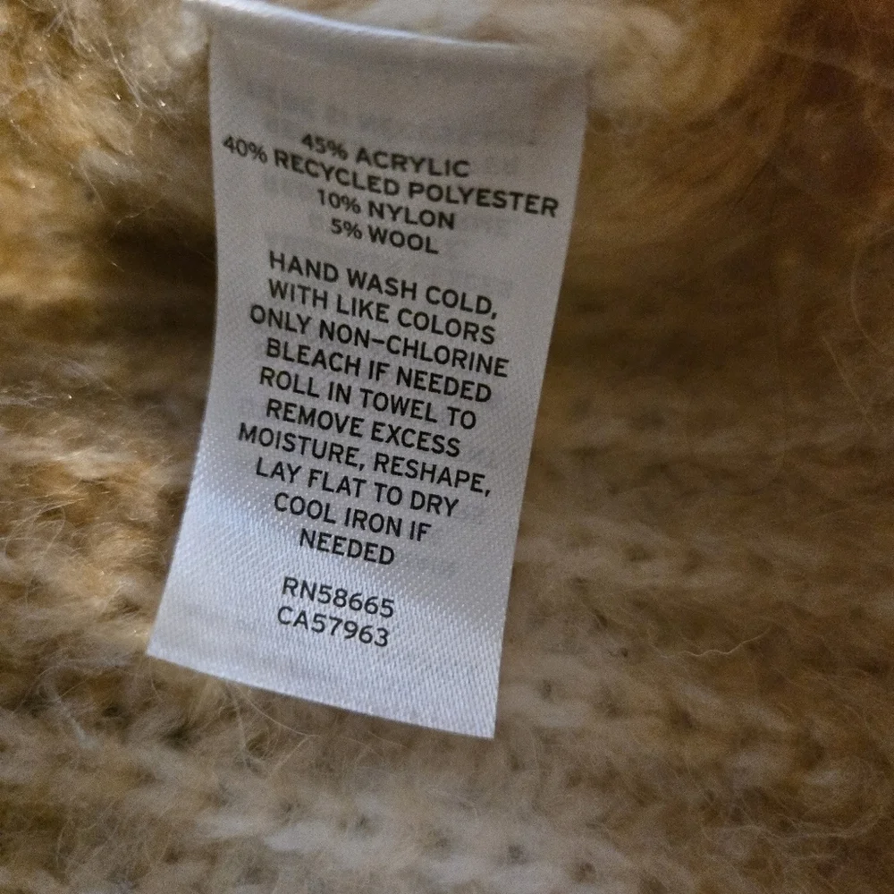 Caslon Size M Caramel and Cream Zig Zag Sweater